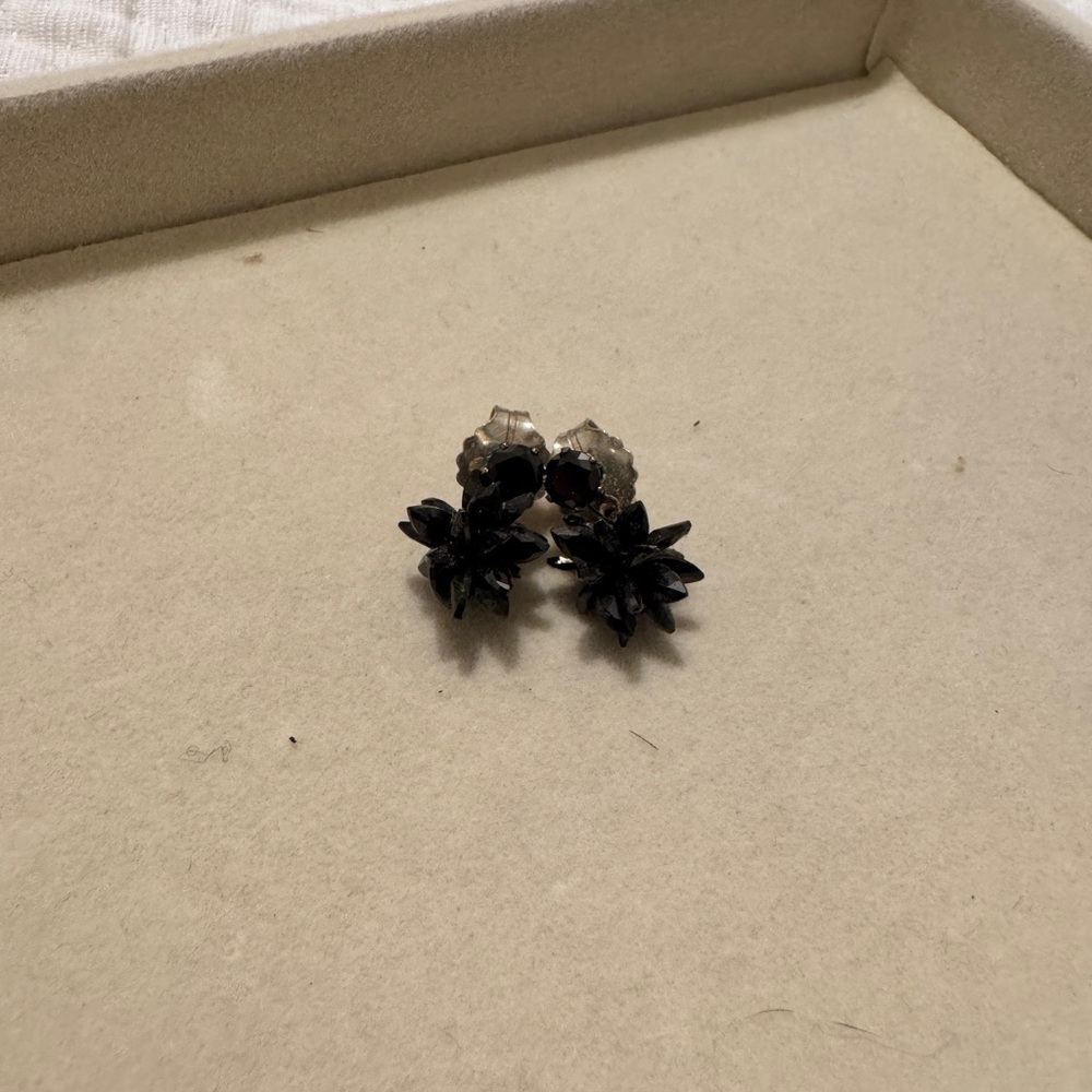 Aldo Black Floral Cluster Stud Earrings